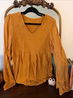 Women’s Mustard Long-Sleeve V-Neck Peasant Top